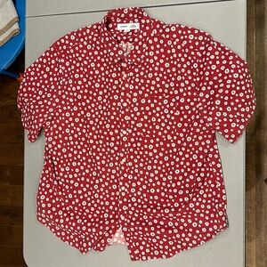 Old navy short sleeve button down shirt. Xxl